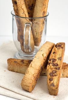 Chocolate Chip Biscotti Recipe, Chocolate Chip Biscotti, Favorite Christmas Desserts, Homemade Peanut Butter Cookies, Carrot Cake Bars, Coconut Chocolate Bars, Sweet Appetizer, Peanut Butter Pretzel, Biscotti Cookies