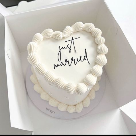 Godly Wedding, Married Cake, Heart Cake Design, Heart Wedding Cakes, Small Wedding Cakes, Elegant Birthday Cakes, Wedding Cake Photos, Future Wedding Plans, Wedding News