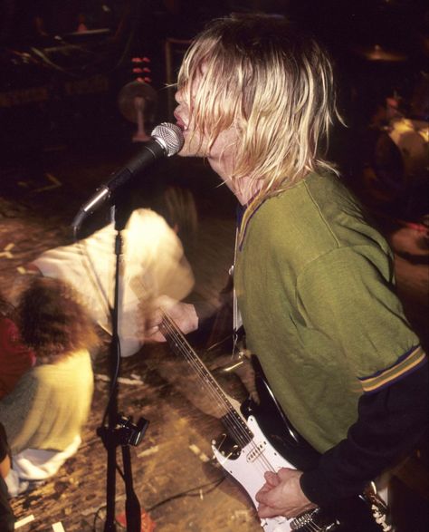 September 28th, Kurt Cobain, Nirvana, A Man, Guitar, New York, On Twitter, Twitter, Hair