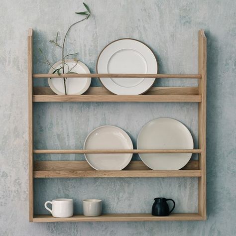 Witham Oak Plate Rack Wall Mount Plate Rack, Wooden Plate Rack, Plate Rack Wall, Diy Plate Rack, Tre Kunst, Oak Wall Shelves, Plate Shelves, Mad About The House, Plate Storage