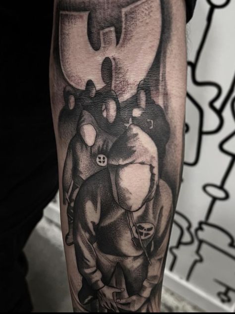 A Tribe Called Quest Tattoo, Hiphop Tattoo Ideas, Quarter Sleeve Tattoo For Men Forearm, Hip Hop Tattoo Ideas, Badboy Tattoo, Rap Tattoo Ideas, Wutang Tattoo, 90s Tattoo Ideas, Hiphop Tattoo