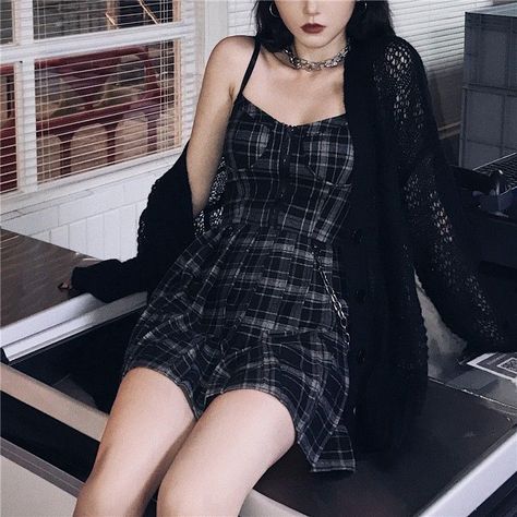 Plaid Slip Dress, Vestidos Vintage, Plaid Fashion, Goth Outfits, Alternative Outfits, Dress Zipper, Edgy Outfits, Plaid Dress, Black Plaid