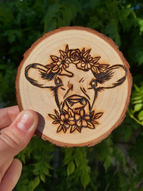 Wood Burning Simple Designs, Wood Burning Birthday Gift Ideas, Designs For Wood Burning, Easy Wood Engraving Ideas, Wood Burning Flower Designs, Burn Art Woodburning, Wood Burning Ideas Flowers, Wood Burning Fishing Ideas, Cactus Wood Burning