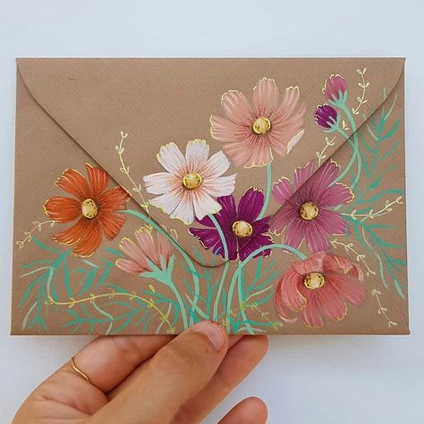 Snail Mail Art, Mail Art Envelopes, Decorated Envelopes, Pen Pal Letters, Flowers Painted, Envelope Art, Envelope Design, Mail Art, Card Envelopes