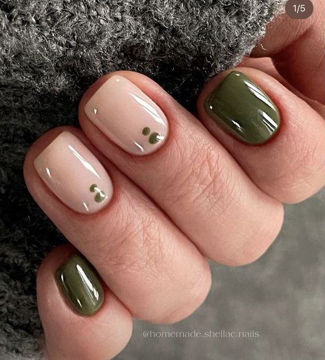 Simple At Home Gel Nail Designs, Short Olive Nails, Olive Gel Nails, Fall Olive Green Nails, Rubber Gel Nails Ideas, Nail Art On Short Natural Nails, Olive Color Nails, Rubber Nails Design, Natural Green Nails