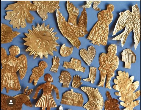 Tin Foil Art, Diy Foil, Copper Ornaments, Copper Christmas, Diy Paper Flowers, Tin Ornaments, Copper Work, Metal Embossing, Tin Art