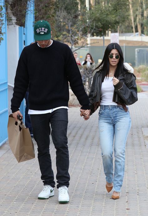 Kourtney And Younes, Younes Bendjima, Kourtney Kardashian Style, Kardashian Outfit, Jenner Outfits, Kardashian Style, Kardashian Jenner, Winter Aesthetic, Kourtney Kardashian