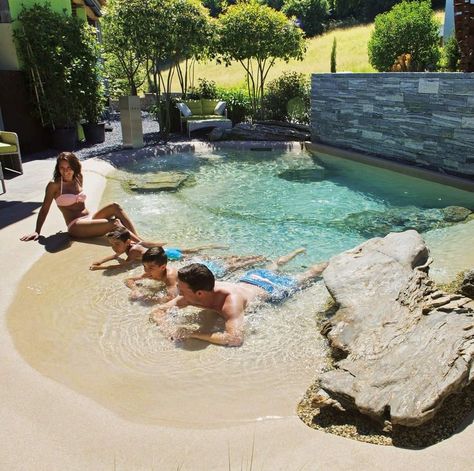 Kleiner Pool Design, Beach Entry Pool, Dream Backyard Pool, Backyard Beach, Natural Swimming Pools, Luxury Pools, Natural Swimming Pool, Small Pools, Dream Pools