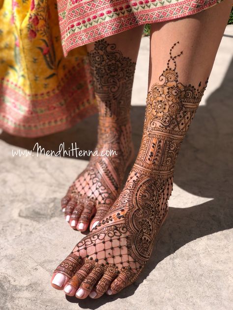 Wedding Mendhi Brides, Feet Mehandi Designs Bridal, Leg Mendhi Design For Bride, Feet Mehndi Designs Bridal Henna, Bridal Mehendi Legs Indian Weddings, Henna Feet Designs, Leg Mehendi Bridal, Bridal Leg Mahendi, Bridal Feet Mehndi