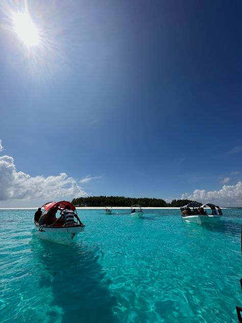 #zanzibar #boats #afrika #tanzania Afrika Aesthetic, Africa Moodboard, Zanzibar Aesthetic, Media Coursework, Season Pictures, Zanzibar Travel, Zanzibar Tanzania, Durban South Africa, Travel Africa