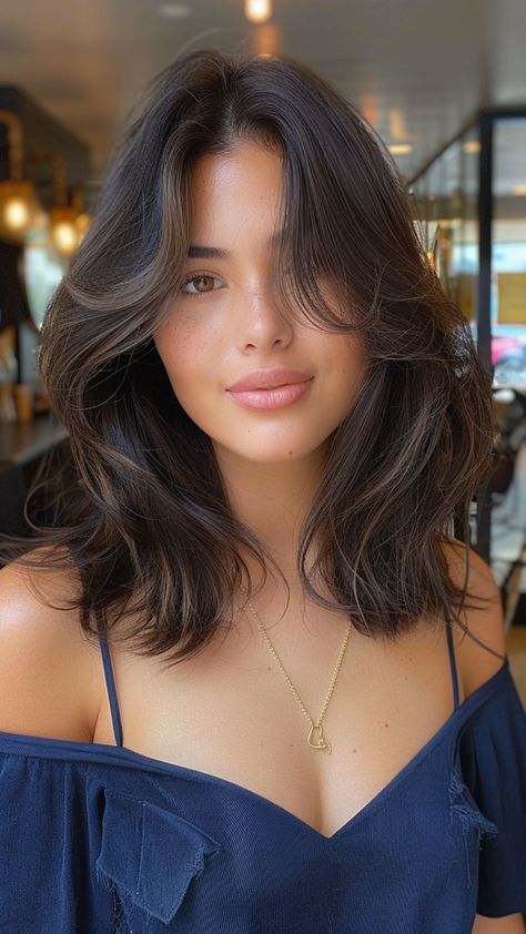 Layered Haircuts For Medium Hair, Oval Face Hairstyles, Haircuts For Wavy Hair, Shoulder Length Hair Cuts, Haircuts For Medium Hair, Haircuts Straight Hair, Medium Hair Cuts, Shoulder Length Hair, Medium Length Hair Cuts