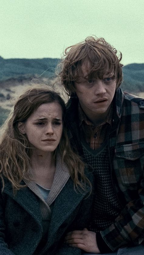 Ron Weasley and Hermione Granger hugging in the 2010 fantasy/adventure film Harry Potter and the Deathly Hallows – Part 1 , film wallpaper for iPhones and Android 7 Horcruxes, Ron Weasley And Hermione Granger, Harry Ron And Hermione, Deathly Hallows Part 1, Ron Hermione, Harry Potter Ron Weasley, 3 Brothers, Harry Potter Ron, The Deathly Hallows