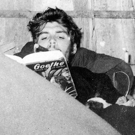 Man Reading, Reading A Book, Che Guevara, A Book, A Man, Reading, Black And White, White, Black