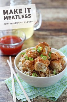 Firecracker Cauliflower Recipe #vegetarian @Oh My Veggies Firecracker Cauliflower, Homemade Chili Sauce, Baked Cauliflower, Sweet Chili Sauce, Cauliflower Recipes, Meatless Meals, Chopsticks, Veggie Recipes, Onions