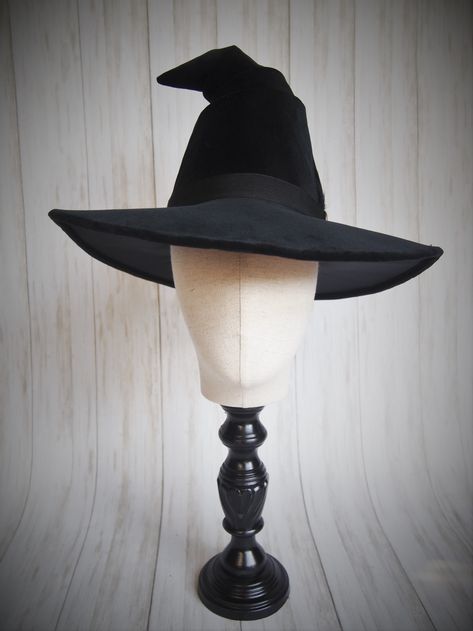 Leather Witch Hat, Witch Hat Sketch, Witch’s Hat, Witch Hat Reference, Witch Hat Drawing Reference, How To Make A Witches Hat, Witch Hat Aesthetic, Witch Hat Sewing Pattern, Modern Witch Hat