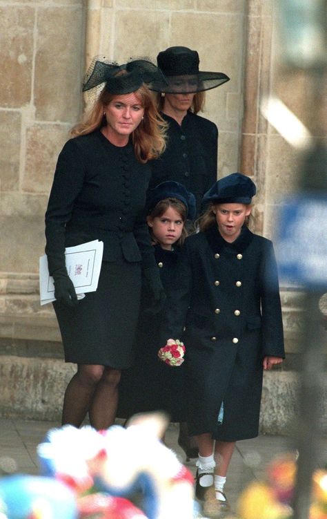 Sarah Ferguson, Duchess of York, with her daughters Eugenie and Beatrice. - TownandCountrymag.com Sarah Duchess Of York, Princess Diana Family, Diana Princess Of Wales, Prinz Harry, Royal Family England, Princes Diana, Sarah Ferguson, Diana Princess, Duchess Of York