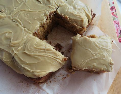 Applesauce Spice Cake Small Batch Applesauce, Cakes For Fall, Penuche Frosting, Apple Sauce Cake, Applesauce Spice Cake, Brown Sugar Fudge, Brown Sugar Frosting, Cake Apple, Spice Cake Recipes