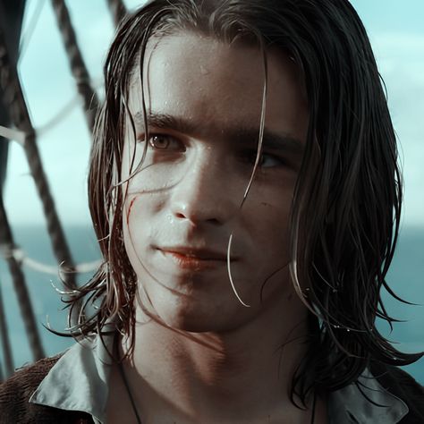 Brenton Thwaites Long Hair, Brenton Thwaites Pirates Caribbean, Brenton Thwaites Icons, Brandon Thwaites, Caleb Prior, Henry Turner, Blue Smith, Brenton Thwaites, Lucky Blue Smith