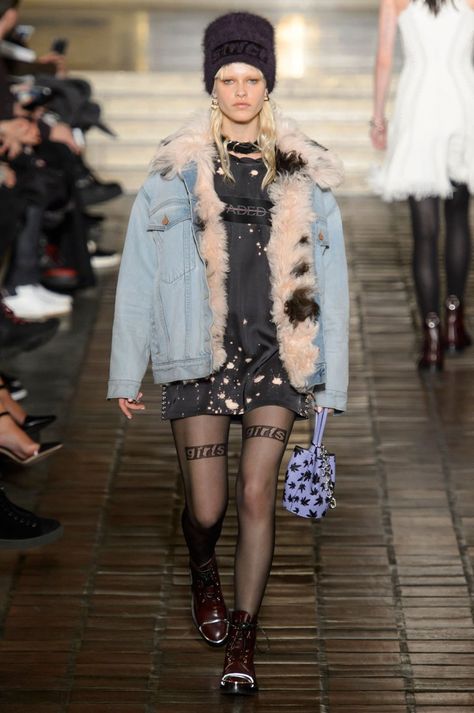 Styl Grunge, Moda Grunge, Corset Fashion Outfits, London Fashion Weeks, Chic Coat, New York Fall, Milano Fashion Week, Fall 2016, Grunge Fashion