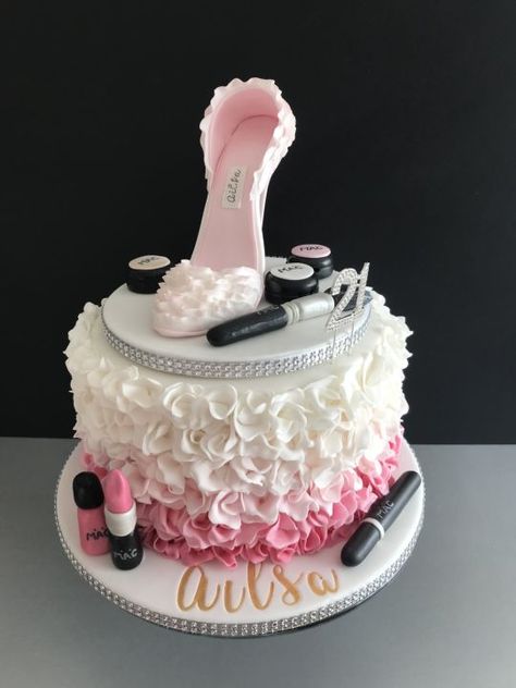 Shoe Cake High Heel, Heels Cake, 50th Birthday Cake For Women, High Heel Cakes, Shoes Cake, Camo Wedding Cakes, Barbie Birthday Cake, Shoe Cakes, 13 Birthday Cake