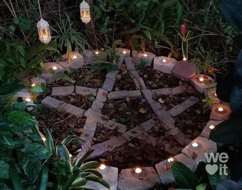 Elements Pentagram, Instagram Elements, Witchy Garden, Moldes Halloween, Goth Garden, Crystal Castles, Fantasy Garden, Witch Garden, Gothic Garden