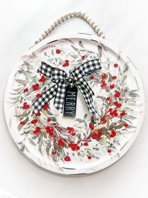 Dollar Tree Pizza Pan Wreath – Lizzy & Erin Dollar Store Pizza Pan Wreath, Dollar Tree Pizza Pan Christmas, Dollar Tree Cookie Sheet Crafts, Dollar Tree Pizza Pan Crafts Christmas, Dollar Tree Pizza Pan Crafts, Pizza Pan Crafts Diy Dollar Tree, Dollar Tree Pizza Pan Wreath, Pizza Pan Crafts, Pizza Pan Wreath