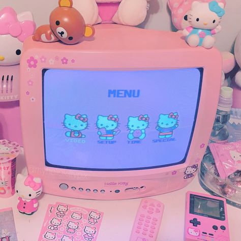 Hello Kitty Tv, Hello Kitty Computer, Aesthetic Tv, Tv Setup, Tv Ideas, Crt Tv, Soft Kidcore, Kids Fever, Pink Goth