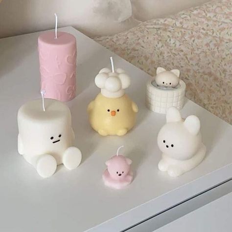 Preppy Candles, Kawaii Candle, Beeswax Candles Diy, Candle Obsession, Preppy Bedroom, Soya Mumu, Homemade Scented Candles, Pink Pinterest, Slay Queen