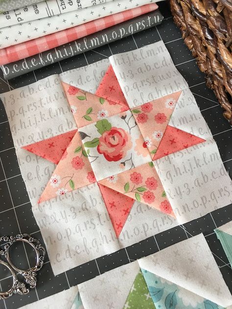 Sawtooth Star, Summer Moon, Moon Quilt, Quilt Blocks Easy, Quilt Block Patterns Free, Quilt Square Patterns, Star Quilt Blocks, Summer Quilts, Patchwork Quilt Patterns