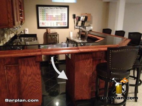 How to Build a Bar Lift Gate: A lift gate or “flapper” door allows bartender access behind the bar without loosing valuable bar top space. It also keeps unwanted patrons from cluttering up the bartending area. The membership site and builder’s gallery area includes design ideas for flip-up and drop down style gates. Building a … Flip Up Bar Counter, Hinged Bar Top, Gnome Projects, Build A Bar, Build Your Own Bar, Drinking And Driving, Wood Bar Top, Home Bar Plans, Bar Door