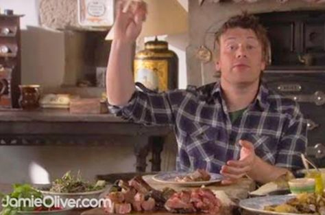 Jamie Oliver's roast beef - Jamie's Great Britain Perfect Roast Beef, Tender Roast Beef, Medieval Recipes, Hp Sauce, Jamie Oliver Recipes, Roast Beef Recipes, Family Feast, Beef Stew Recipe, Sunday Roast