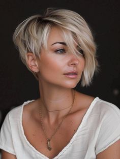 Edgy Short Hairstyles For Women, Short Hairstyle Women Bob Cut, Short Hair In Back Long In Front Women, 2024 Short Hair Styles For Women, Combination Haircut, Short Hair Cuts For Women Round Shape, Warm Blonde Short Hair, Short Hair Styles 2024, Short Hairstyle Pixie