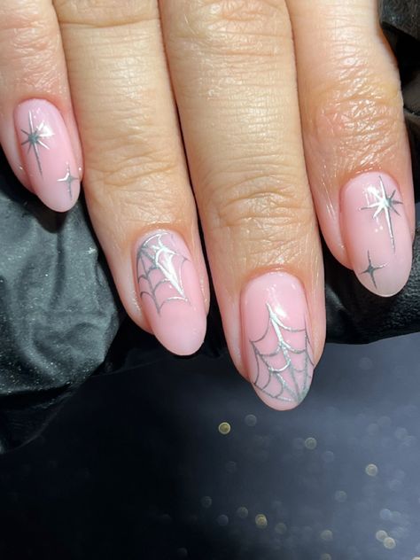 Short Halloween Nails Spiderweb, Nails Halloween October Simple Ideas, Simple Spider Web Nails, Glitter Spiderweb Nails, Pink Web Nails, Silver Spiderweb Nails, Light Halloween Nails, Short Spiderweb Nails, Spiderweb Nails Short