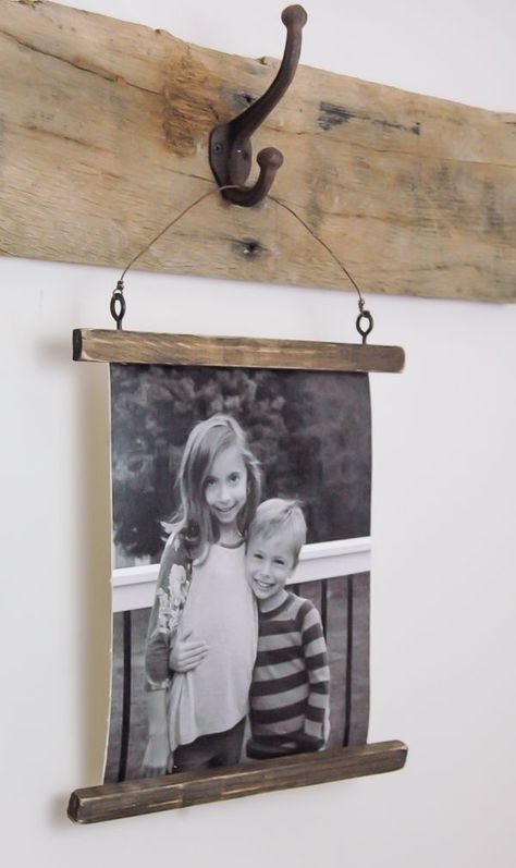 The easiest way to make canvas photo hangings that look real! http://www.littlehouseoffour.com Cadre Photo Diy, Farmhouse Style Frames, Photo Hanging, Rustic Pictures, Rustic Picture Frames, Diy Photo Frames, Hanging Picture Frames, Diy Picture Frames, Creative Spaces