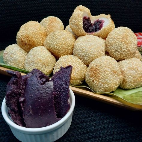 Homemade Chinese Buchi with Ube Fillings Recipe | Homemade Chinese Buchi with Ube Fillings Recipe | By Fannie's Cookery | Facebook Ube Filling Recipe, Homemade Chinese, Filipino Desserts, Food Charts, Asian Desserts, Filling Recipes, Food Cravings, Homemade Recipes, Quick Saves