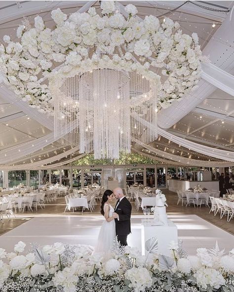 Glamour Wedding Decorations, Extravagant Wedding Reception, Extravagant Wedding Decor, Decorating Ideas Wedding, Wedding Decoration Idea, Wedding Decorating Ideas, Luxury Wedding Ideas, Decoration Ideas Wedding, Ballroom Wedding Reception