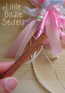 how to make a fairy princess ribbon wand Belle Birthday Party, Make A Fairy, Belle Birthday, Flower Girl Wand, Girls Hair Bows Diy, Princess Wands, Ribbon Wands, Felt Yarn, Ballerina Birthday Parties