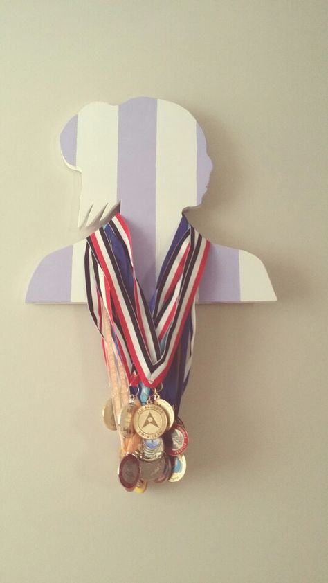 Ideas For Medals Display, Medal Holder Diy, Dance Medal Display Ideas, Medal Hanger Ideas, How To Display Medals, Medal Hanger Diy, Medal Holder Ideas, Diy Medal Display, Medals Hanger