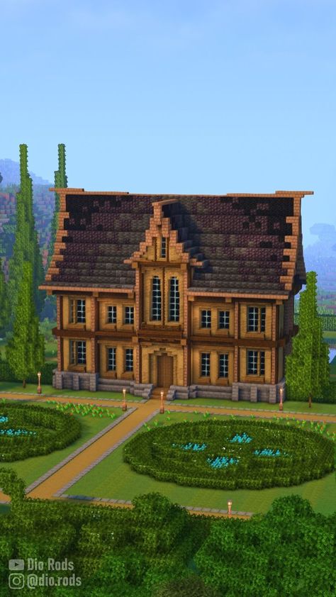 Modrn Minecraft Library House Ideas, Minecraft Castle Village Ideas, Oak Builds Minecraft, Minecraft Grand Fireplace, Bad Minecraft Houses, Minecraft Mansion Exterior, Mayor House Minecraft, Minecraft Manor Blueprints, Minecraft Art Deco House