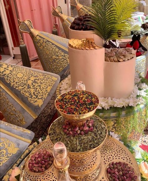 Iraqi Henna Party, Moroccan Henna Party, Moroccan Engagement, Bride Dressing Room, Moroccan Wedding Decor, Traditional Moroccan Wedding, Arabian Nights Wedding, Moroccan Wedding Theme, Garden Engagement Party