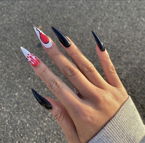 Halloween Nail Inspo Stiletto, Short Stilleto Halloween Nails, Stilleto Halloween Acrylic Nails, It Halloween Nails, Long Stilleto Nails Design Halloween, Red Halloween Stilleto Nails, Halloween Nails Stiletto, Steletoes Nails Halloween, Old Photo Texture