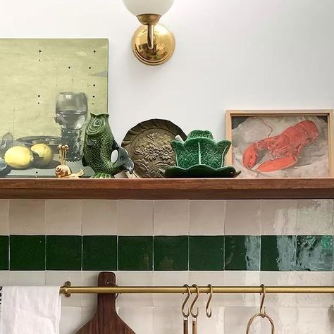 Mosaic Factory on Instagram: "Green is the leitmotif that runs through @interior_bug’s exquisite kitchen. A symphony of eclectic details. We love the original backsplash design. The contrast of the green border makes all the different. Isn’t it a great idea? Featured #mosaicfactoryzellige tiles are colours 1018 and 1003 in size 10x10 cm #mosaicfactory #zellige #zelligetiles #moroccantiles #handmadetiles #tilelove #tiledesign #carrelage #fliesen #fliesenliebe #piastrelle #rivestimenti #azulejos #tegels #greentiles #greenkitchen #kitchentiles #kitchendesign #kitchenremodel #kitchenrenovation #carrelagecuisine #interiordesign #küche #keuken #cucine #cocinasmodernas #decocuisine #cousineouverte #credencecuisine" Kitchen Backsplash Zellige, Zellige Tile Green Kitchen, Zellige Tile Green Cabinets, Jade Green Tiles Kitchen, Zellige Tile Kitchen Backsplash, Green Ceramic Tile Kitchen, Zellige Tile Kitchen Backsplash Green, Loft Bathroom, Backsplash Designs