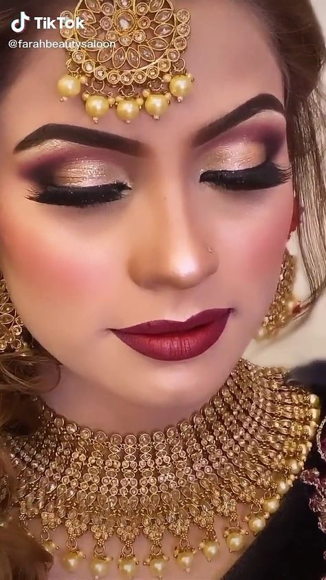 Maroon Bridal Lehenga Makeup, Hindu Wedding Makeup, Pakistani Makeup, Burgundy Makeup, Dusky Skin, Skin Tone Makeup, Types Of Red, Engagement Look, Bridal Eye Makeup