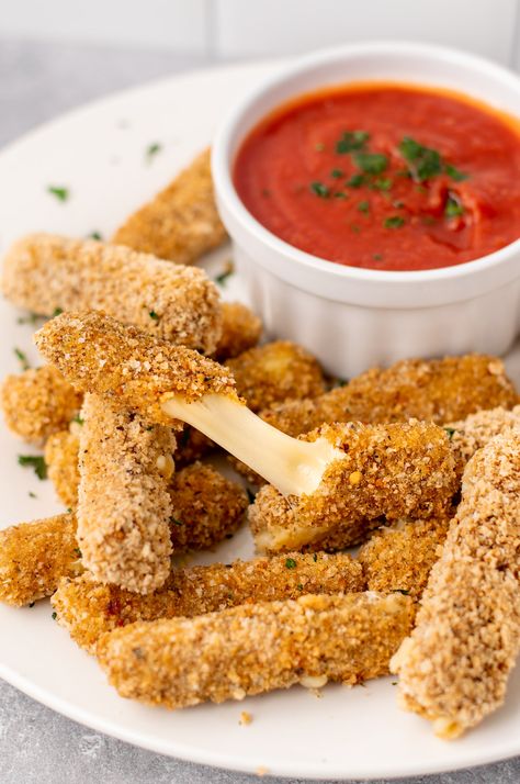 Gluten-Free Baked Mozzarella Sticks (Air Fryer Option) - Olivia's Kitchen Baked Mozzarella Sticks, Baked Mozzarella, Mozzarella Cheese Sticks, Gluten Free Bread Crumbs, Gluten Free Appetizers, Dairy Free Cheese, Mozzarella Sticks, Homemade Gluten Free, Healthy Gluten Free Recipes