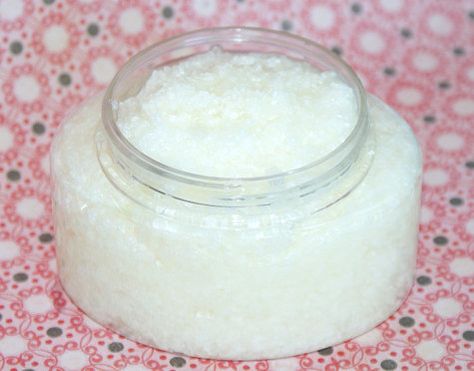 This natural sore muscle salt scrub recipe contains Epsom salt and organic essential oils to help soothe sore muscles. Salt Scrub Recipe, Sore Muscle, Homemade Scrub, Diy Body Scrub, Diy Scrub, Organic Bath Products, Scrub Recipe, Natural Pain Relief, Homemade Bath Products