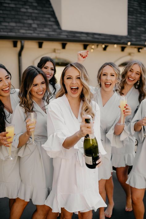 Josh + Rebekah | Modern Mansion - Camera Shi Photography Beach Wedding Pics, Bridal Maids, Wedding Photography List, Bridesmaid Photoshoot, Wedding Engagement Pictures, Bridal Shower Photos, Bride Photoshoot, Bridesmaids Photos, Wedding Girl