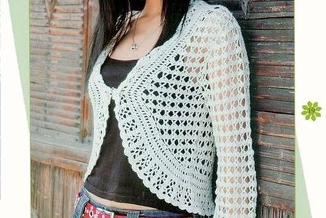 Free Pattern for Crochet Summer Bolero - Beginner Crochet Bolero Tips Bolero Haken, Short Shrug, Summer Bolero, Crochet Shrug Pattern Free, Crochet Patterns Free Women, Crochet Bolero Pattern, Poncho Au Crochet, Crocheted Clothes, Crocheted Cardigan