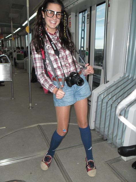 Nerd halloween costume :D Nerd Costume Ideas For Women, Nerd Costume Ideas, Nerd Halloween Costumes, Nerd Costumes, Nerd Costume, Cute Nerd, Nerd Outfits, Homecoming Week, Costume Ideas For Women