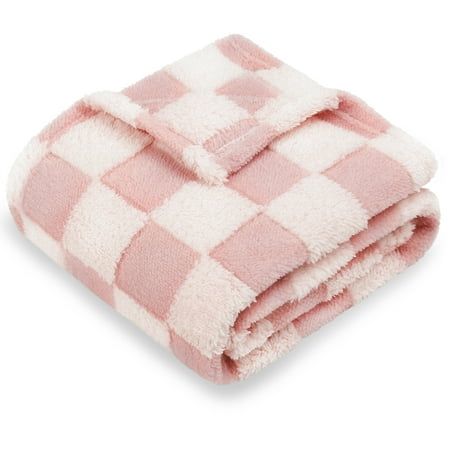 The 3D checkerboard design baby blanket improves the feeling of warmth and softness, allowing you to get a thick and light blanket. Specializing in high quality blanket, HOMRITAR works on improving your quality of everyday life by offering you superior products with great service. Size: 30" x 40".  Color: Pink. Cute Aesthetic Blankets, Pink Blankets, Toddler Blankets, Cute Baby Blankets, Blanket Drawing, Kids Blanket, Gifts For Toddlers, Cute Blankets Aesthetic, Fluffy Blanket