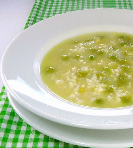 Lidia's Rice and Pea Soup - Risi e Bisi. Wednesday Recipes, Lidia's Recipes, Tuesday Recipes, Monday Recipes, Rice And Peas, Rice Ingredients, Pea Soup, Vegan Soups, Trending Recipes